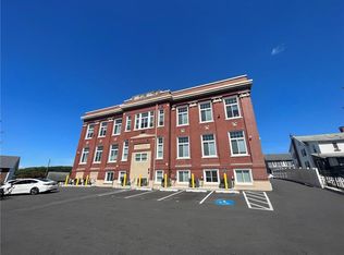216 Penn St APT 8, Bath, PA 18014