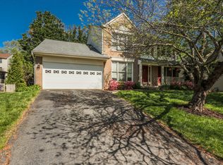 1476 Powells Tavern Pl, Herndon, VA 20170