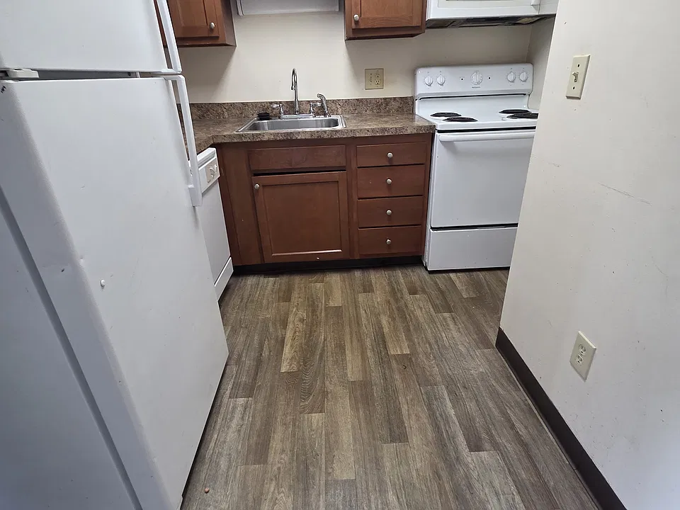 2222 Canyon Tree Dr