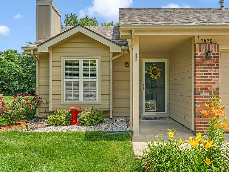 2628 Sawgrass Dr — Photo 34