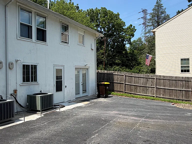 Back Exterior / Parking