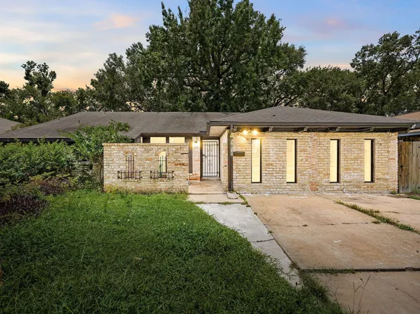 5618 Briarwick Lane, Houston, TX 77016