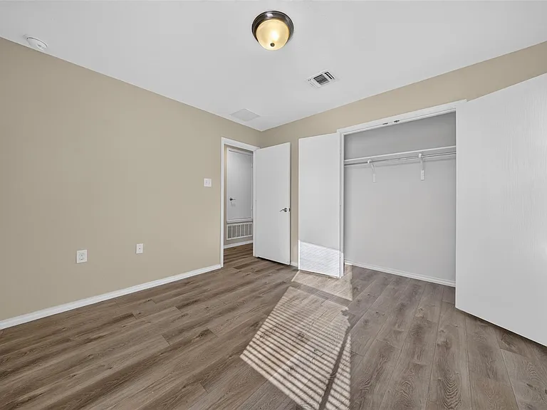 9001 Bird Brook Ln — Photo 26