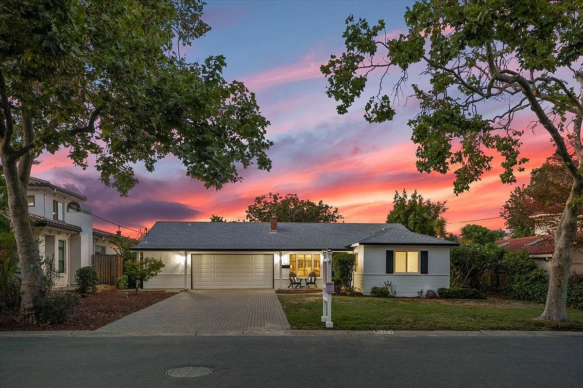 20669 Sunrise Dr photo 1