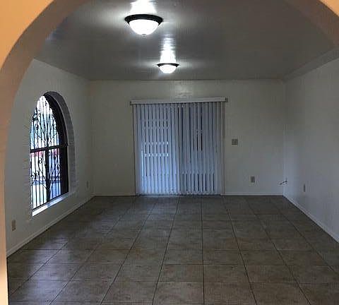 5th image of 3175 N Corona Pl