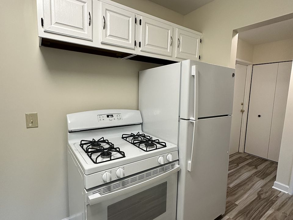 1st image of 785 Court Of Spruce