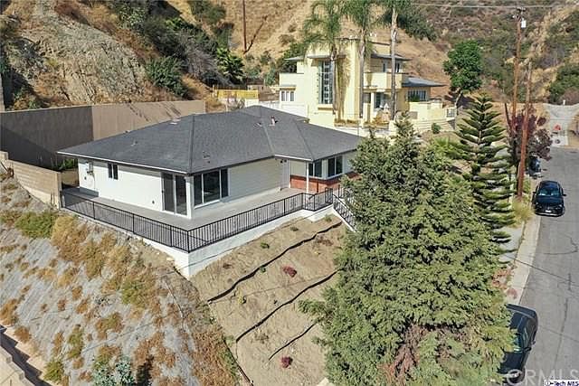 1st image of 765 Glenmore Blvd