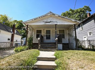 906 Bensch St, Lansing, MI 48912