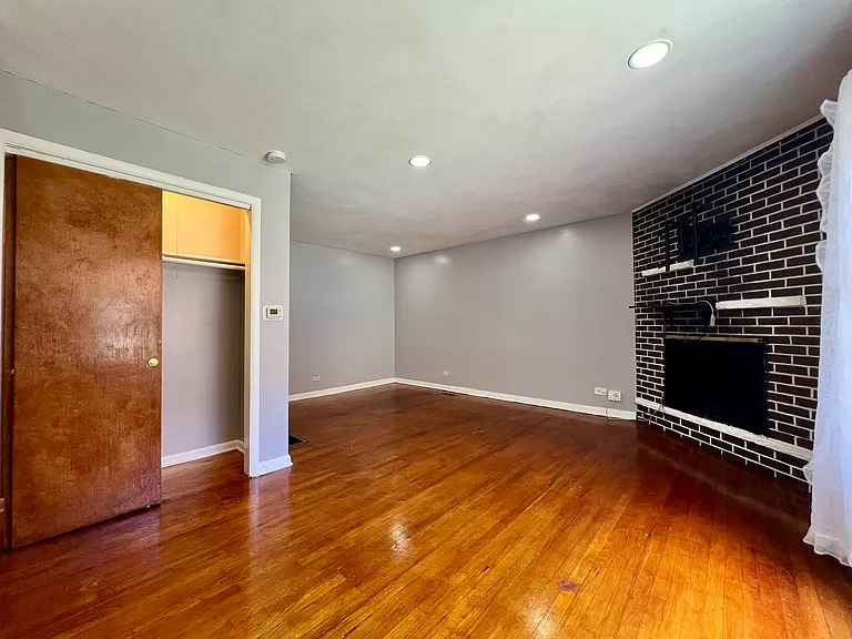 1414 W Chase Ave #D — Photo 3