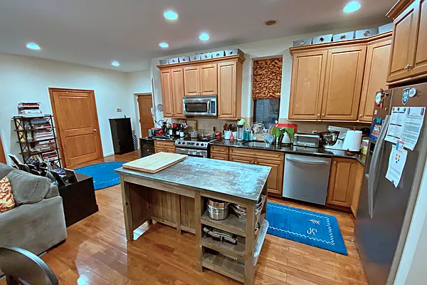 Rented by Douglas Elliman | media 14