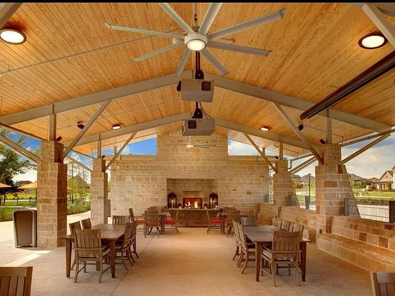 7600 Clear Rapids Dr — Photo 29