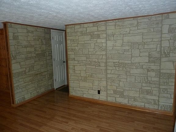 2nd image of 340 Hemlock St