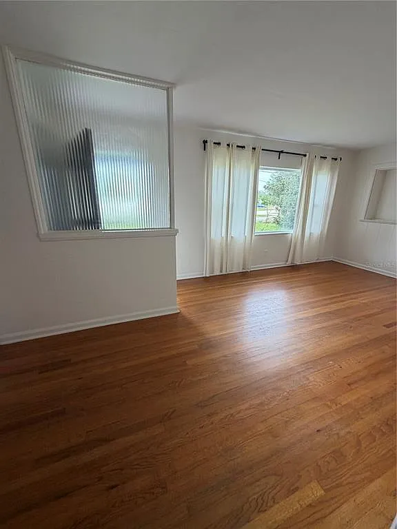 4 bed, 2.0 bath, 1392 sqft, $2,550 — Photo 4
