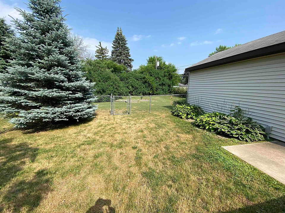 1106 Cedar St, Charles City, IA 50616 Zillow