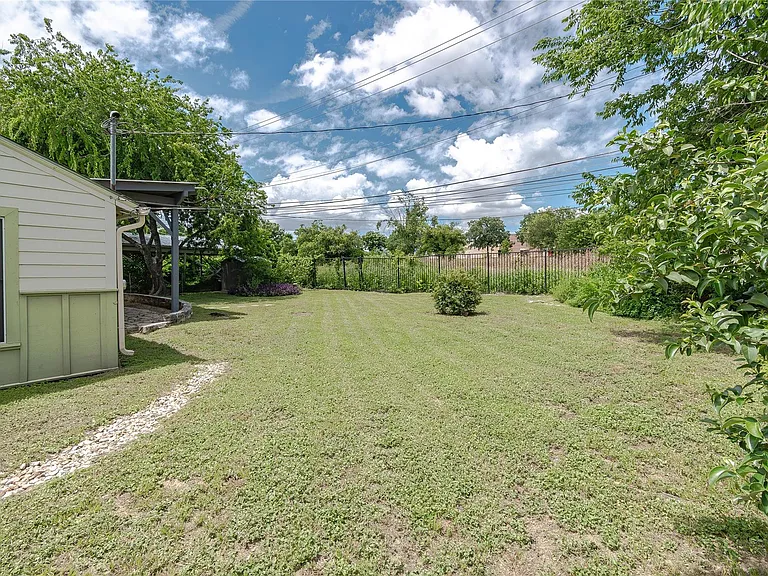 1202 Norwood Rd — Photo 32