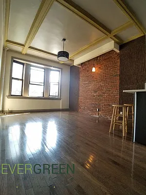Rented by Evergreen Apartments BK | media 10