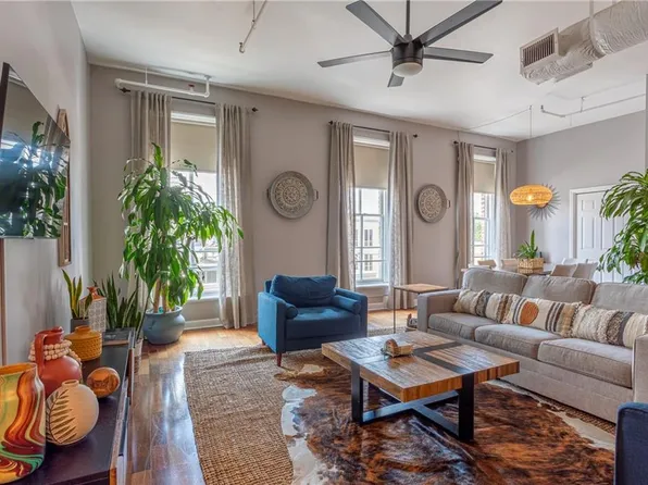 105 Whitaker St APT 304, Savannah, GA 31401