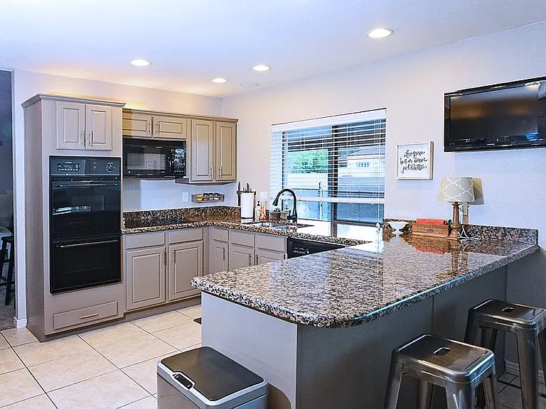 2544 W Keating Ave — Photo 4