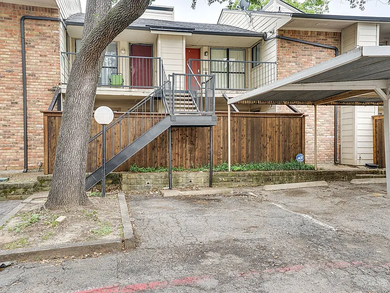 6646 E Lovers Ln — Photo 21
