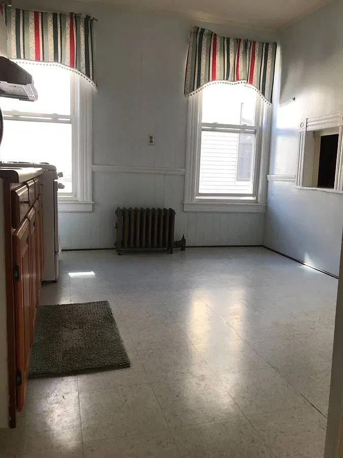 3 bed, 1300 sqft, $3,100 — Photo 4