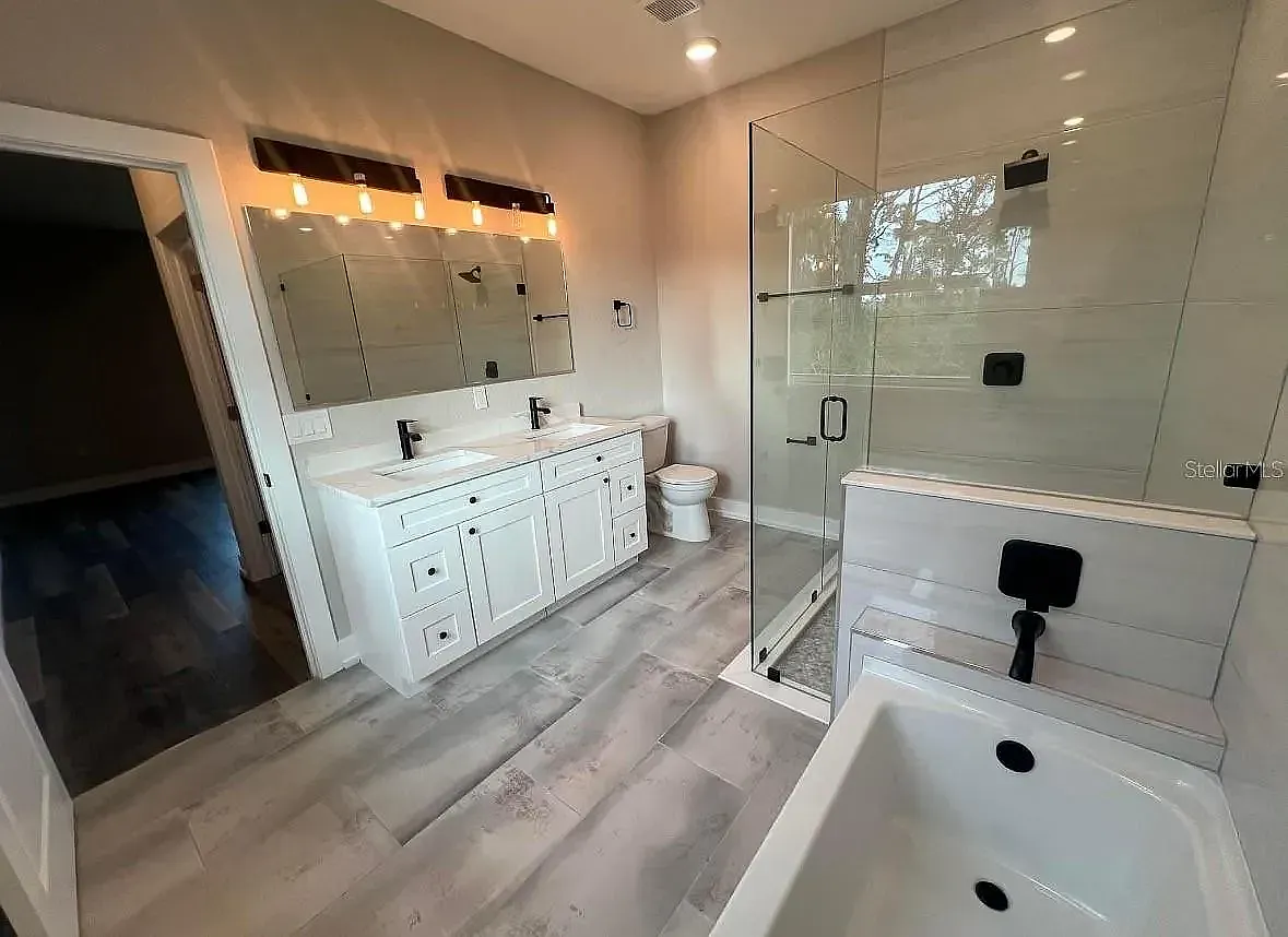 3 bed, 1800 sqft, $2,299 — Photo 2