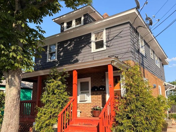 27 Lower Main St