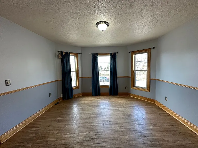 910 Union Ave SE — Photo 4