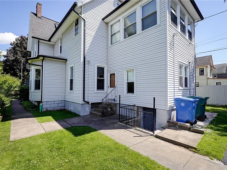 14 Vick Park #A — Photo 32