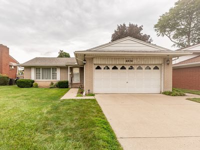 4436 Parkside Blvd, Allen Park, MI, 48101
