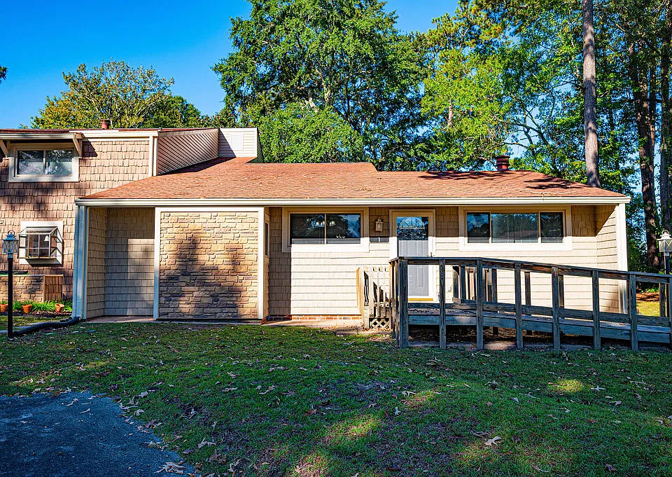 1 Quarterdeck Townes