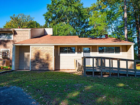 1 Quarterdeck Townes, New Bern, NC 28562