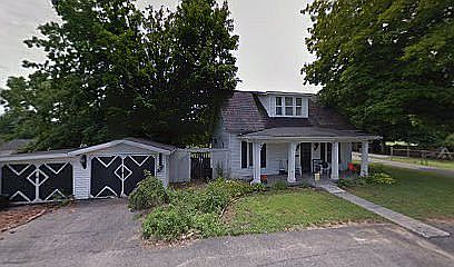 2nd image of 313 Walthall St