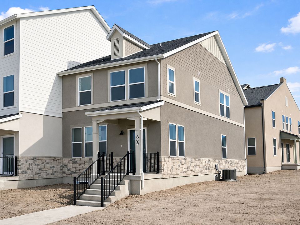 1st image of 921 W Halvorsen Pkwy #221