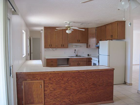 2nd image of 1080 Sharon Cir