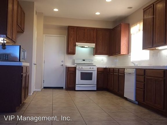4th image of 13206 Lone Pine Ct