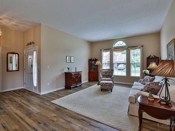 3rd image of 6079 Chamblee Dr