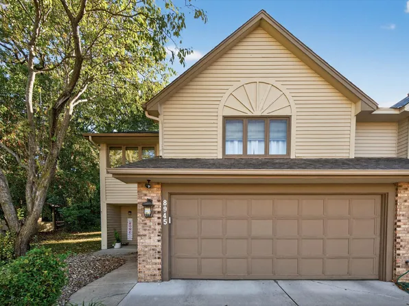 8945 Preserve Blvd, Eden Prairie, MN 55347