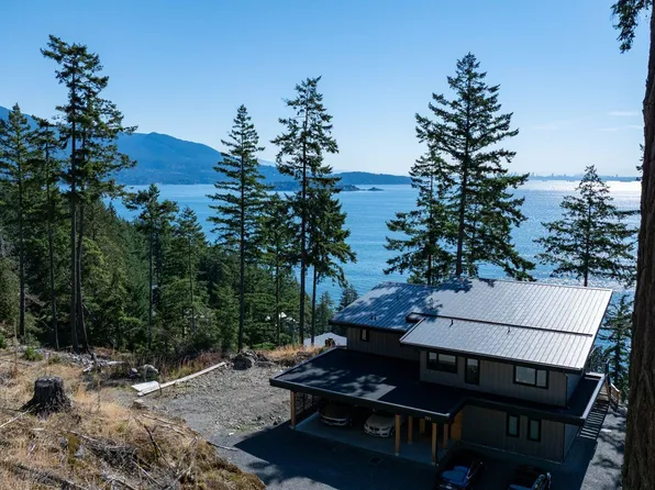 747 Seymour Bay, Bowen Island, BC V0N 1G2