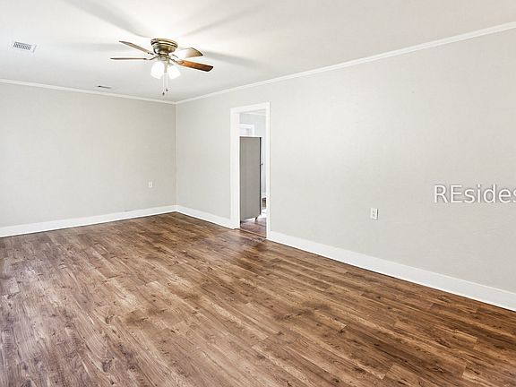 4th image of 6 Old Salem Rd