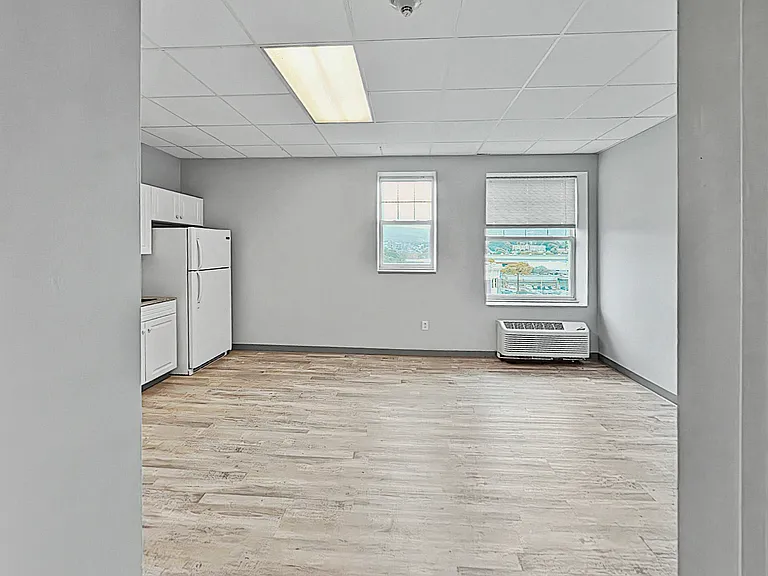 Cumberland Apartments — Photo 10