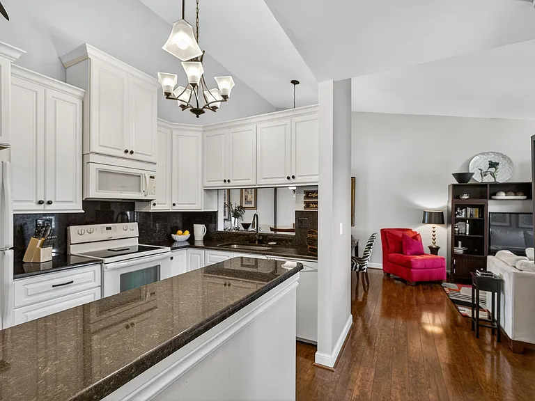 6485 Chasewood Dr #G — Photo 14