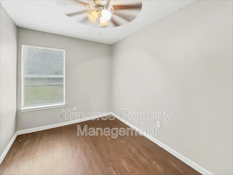 1215 Lowe St — Photo 13