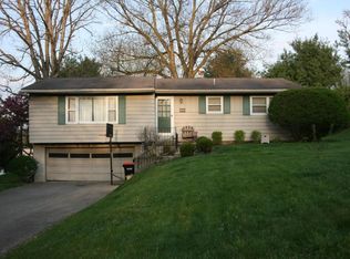 4010 Dresden Rd, Zanesville, OH 43701