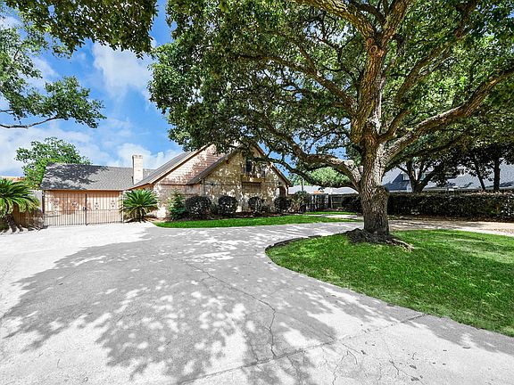 4th image of 2706 Stetson Ln