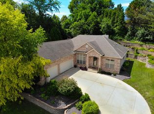 1270 Woodridge Ct, Decatur, IL 62526