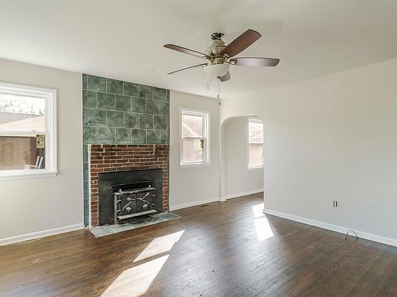 5th image of 1116 Locust Ave