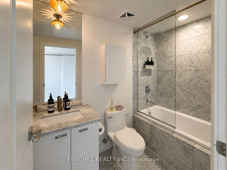 32 Davenport Rd #1108 — Photo 15