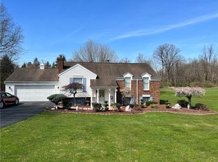 463 Randall Dr, New Castle, PA 16105