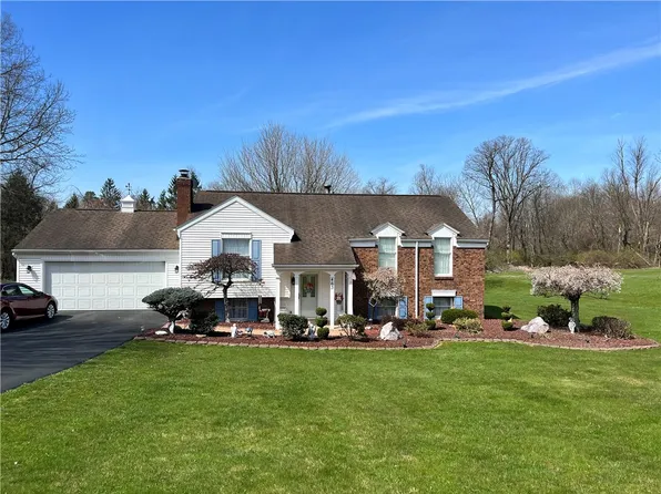 463 Randall Dr, New Castle, PA 16105