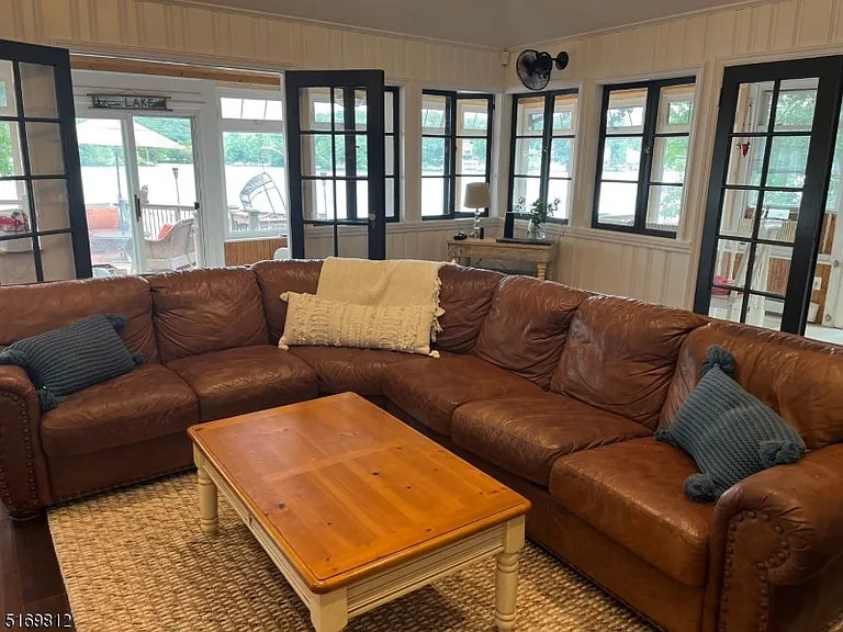 600 Warwick Tpke — Photo 10